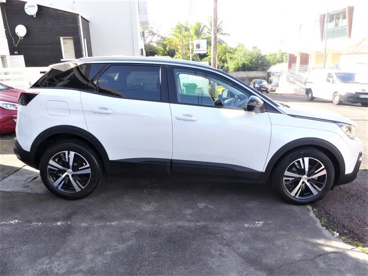 voiture occasion PEUGEOT 3008 à la Réunion disponible sur noutlauto.re