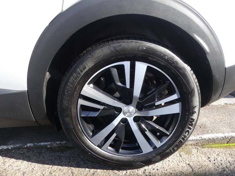 voiture occasion PEUGEOT 3008 à la Réunion disponible sur noutlauto.re