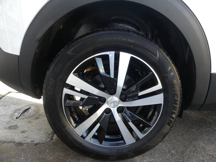voiture occasion PEUGEOT 3008 à la Réunion disponible sur noutlauto.re