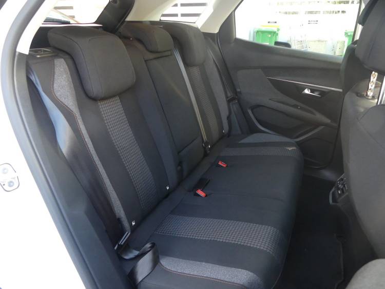 voiture occasion PEUGEOT 3008 à la Réunion disponible sur noutlauto.re
