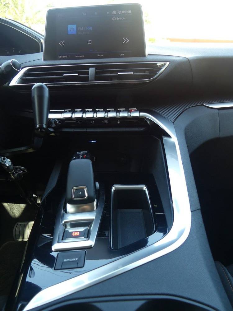 voiture occasion PEUGEOT 3008 à la Réunion disponible sur noutlauto.re