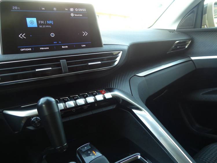 voiture occasion PEUGEOT 3008 à la Réunion disponible sur noutlauto.re
