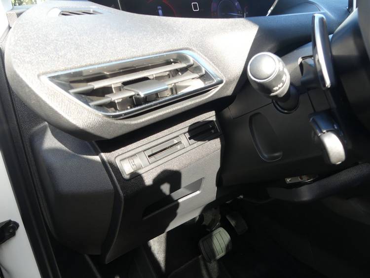 voiture occasion PEUGEOT 3008 à la Réunion disponible sur noutlauto.re