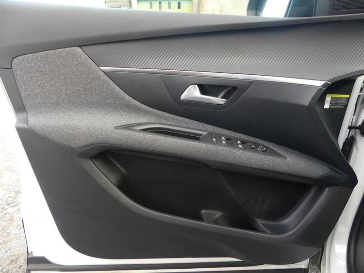 voiture occasion PEUGEOT 3008 à la Réunion disponible sur noutlauto.re