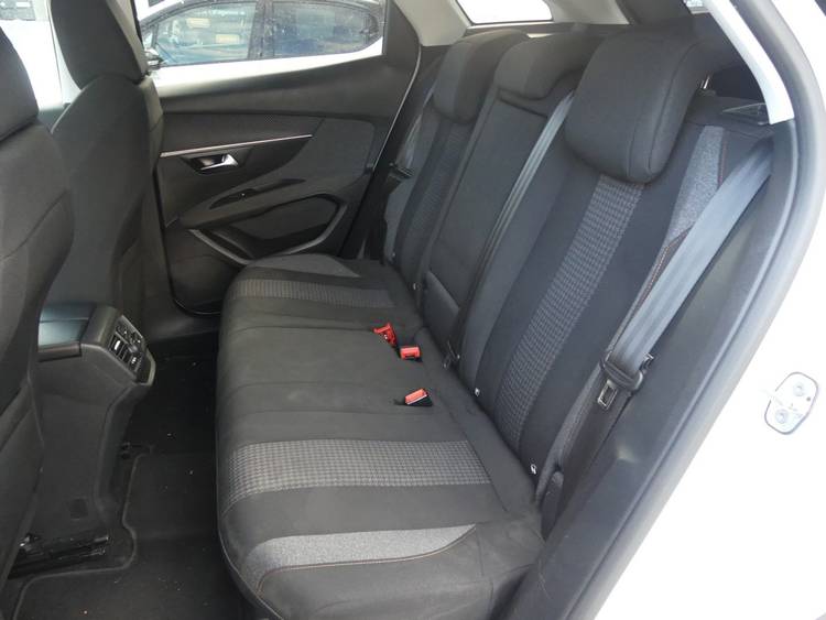 voiture occasion PEUGEOT 3008 à la Réunion disponible sur noutlauto.re