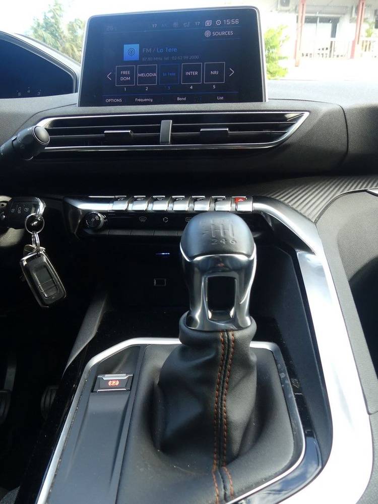 voiture occasion PEUGEOT 3008 à la Réunion disponible sur noutlauto.re