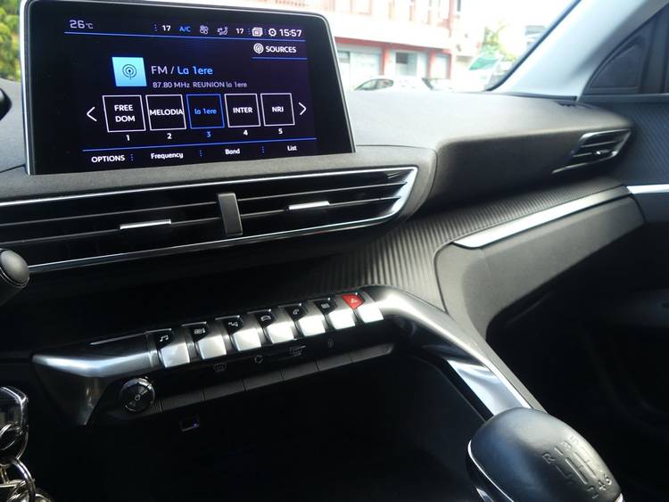 voiture occasion PEUGEOT 3008 à la Réunion disponible sur noutlauto.re
