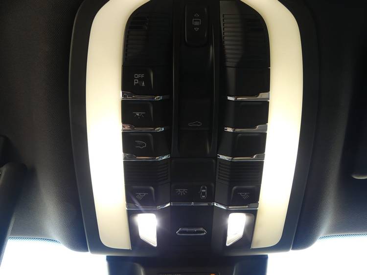 voiture occasion PORSCHE MACAN à la Réunion disponible sur noutlauto.re