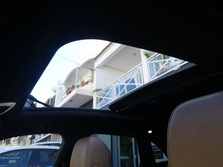 voiture occasion PORSCHE MACAN à la Réunion disponible sur noutlauto.re