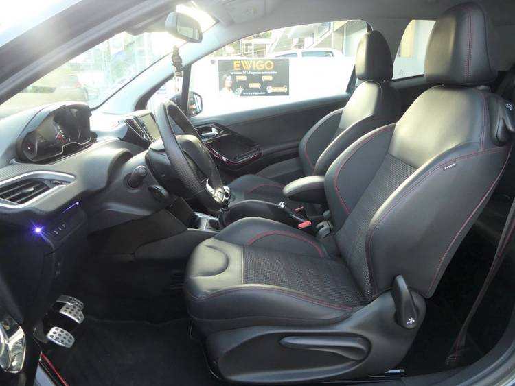 voiture occasion PEUGEOT 208 à la Réunion disponible sur noutlauto.re