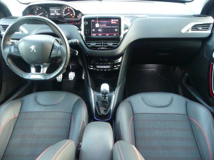 voiture occasion PEUGEOT 208 à la Réunion disponible sur noutlauto.re