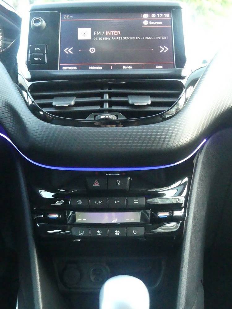 voiture occasion PEUGEOT 208 à la Réunion disponible sur noutlauto.re