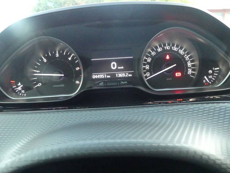 voiture occasion PEUGEOT 208 à la Réunion disponible sur noutlauto.re