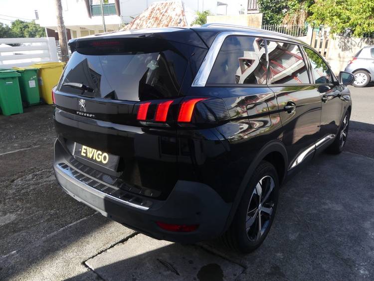 voiture occasion PEUGEOT 5008 à la Réunion disponible sur noutlauto.re