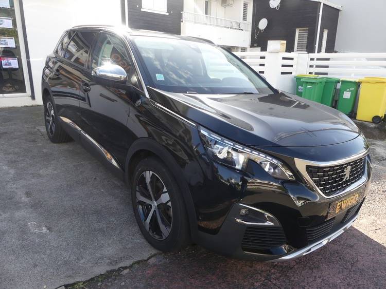 voiture occasion PEUGEOT 5008 à la Réunion disponible sur noutlauto.re