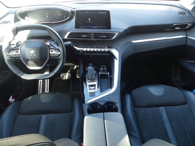 voiture occasion PEUGEOT 5008 à la Réunion disponible sur noutlauto.re