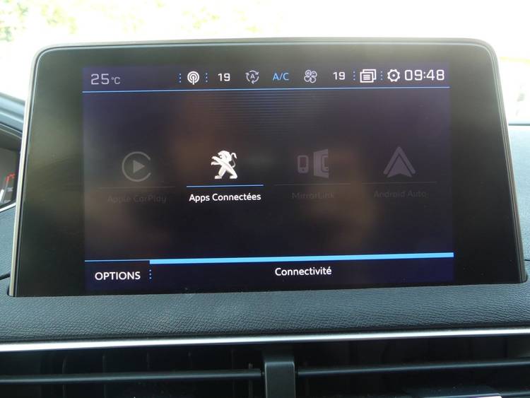 voiture occasion PEUGEOT 5008 à la Réunion disponible sur noutlauto.re