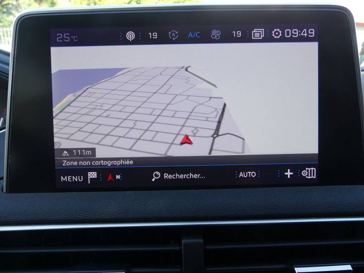voiture occasion PEUGEOT 5008 à la Réunion disponible sur noutlauto.re