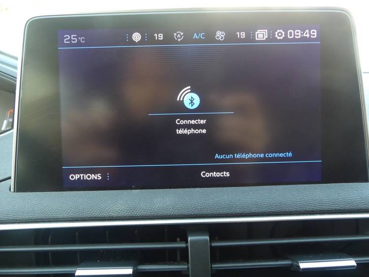 voiture occasion PEUGEOT 5008 à la Réunion disponible sur noutlauto.re
