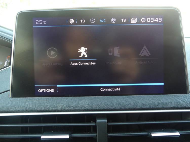 voiture occasion PEUGEOT 5008 à la Réunion disponible sur noutlauto.re