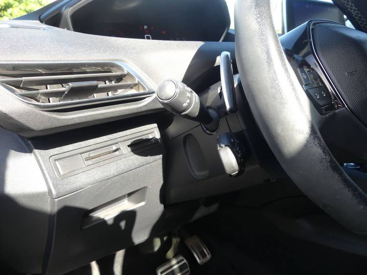 voiture occasion PEUGEOT 5008 à la Réunion disponible sur noutlauto.re
