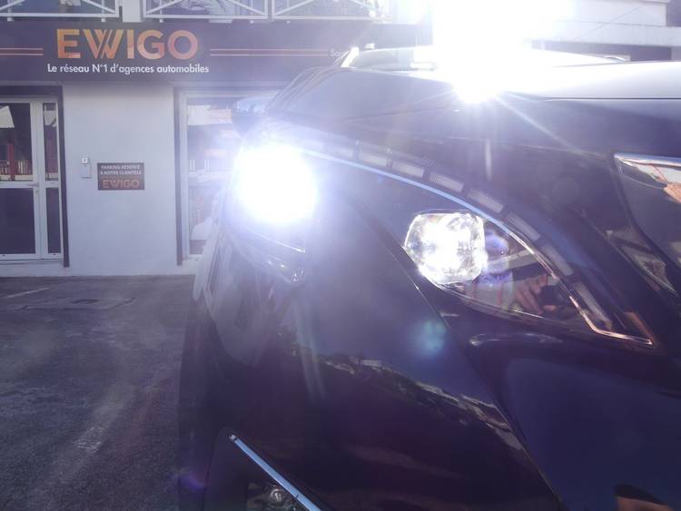 voiture occasion PEUGEOT 5008 à la Réunion disponible sur noutlauto.re