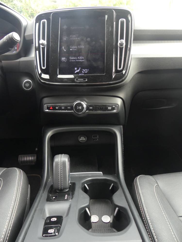 voiture occasion VOLVO XC 40 à la Réunion disponible sur noutlauto.re
