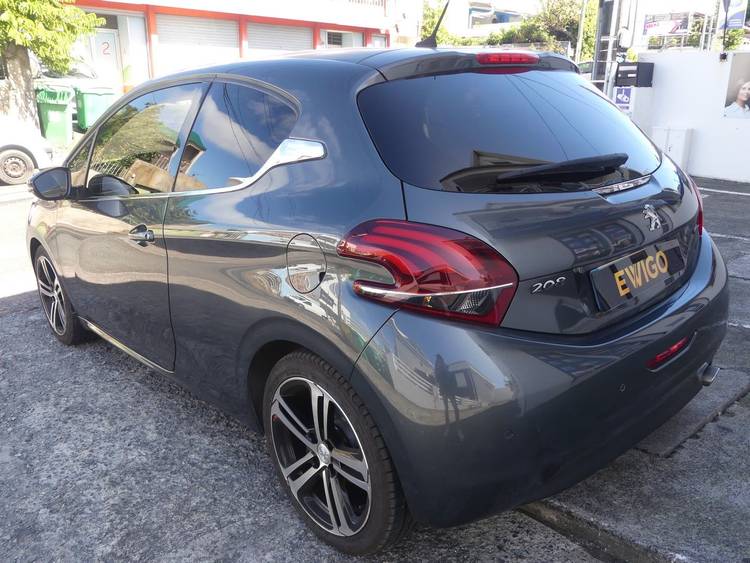 voiture occasion PEUGEOT 208 à la Réunion disponible sur noutlauto.re
