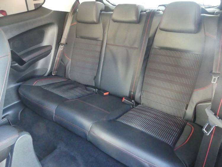 voiture occasion PEUGEOT 208 à la Réunion disponible sur noutlauto.re