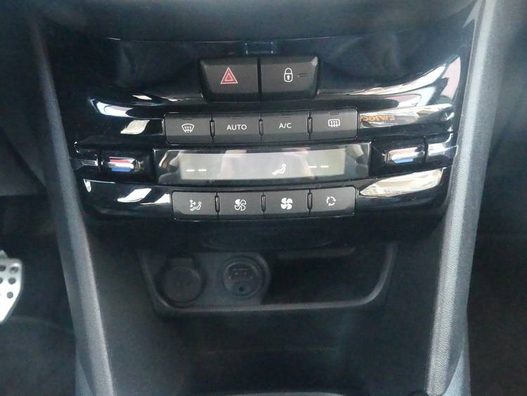 voiture occasion PEUGEOT 208 à la Réunion disponible sur noutlauto.re