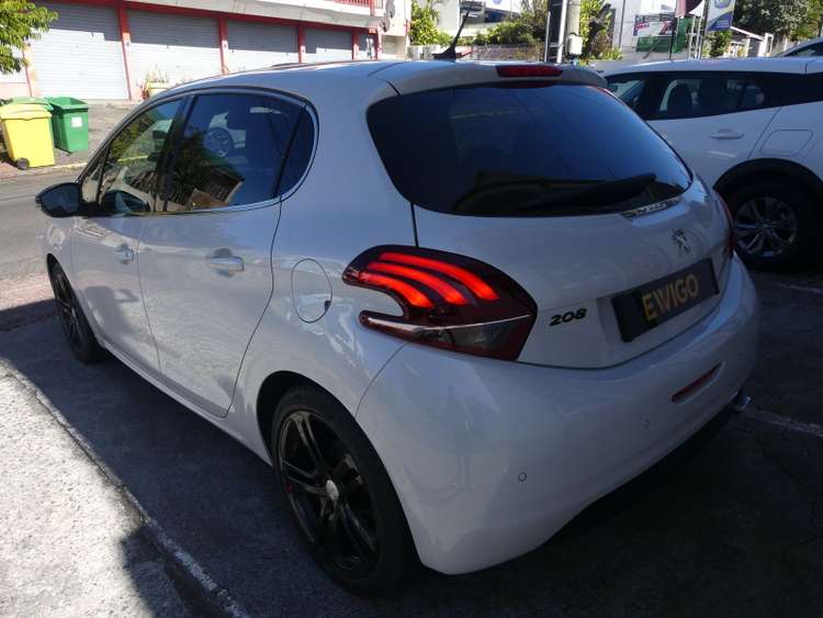 voiture occasion PEUGEOT 208 à la Réunion disponible sur noutlauto.re
