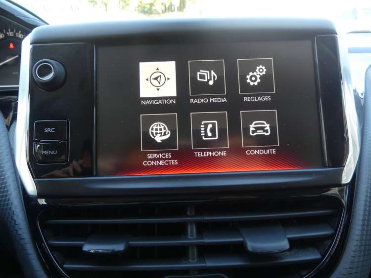 voiture occasion PEUGEOT 208 à la Réunion disponible sur noutlauto.re