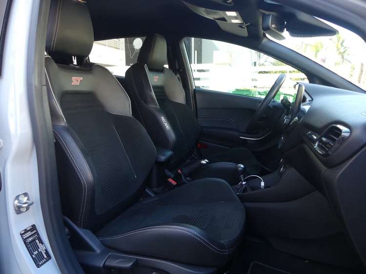 voiture occasion FORD FIESTA à la Réunion disponible sur noutlauto.re