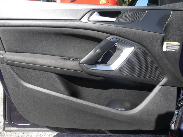 voiture occasion PEUGEOT 308 à la Réunion disponible sur noutlauto.re