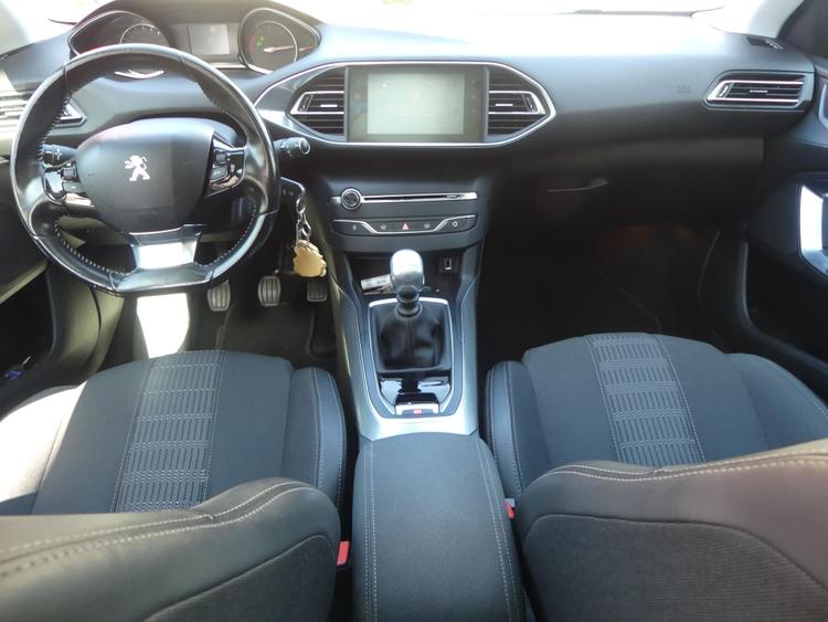 voiture occasion PEUGEOT 308 à la Réunion disponible sur noutlauto.re