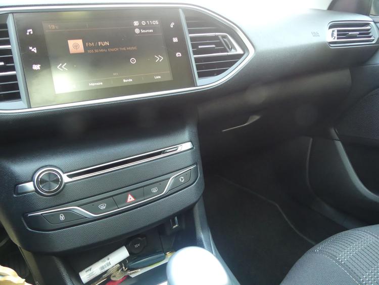 voiture occasion PEUGEOT 308 à la Réunion disponible sur noutlauto.re