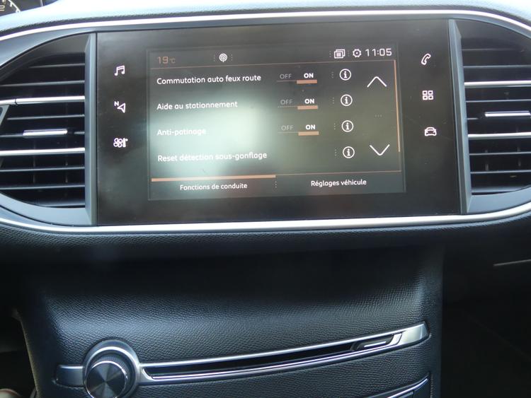 voiture occasion PEUGEOT 308 à la Réunion disponible sur noutlauto.re