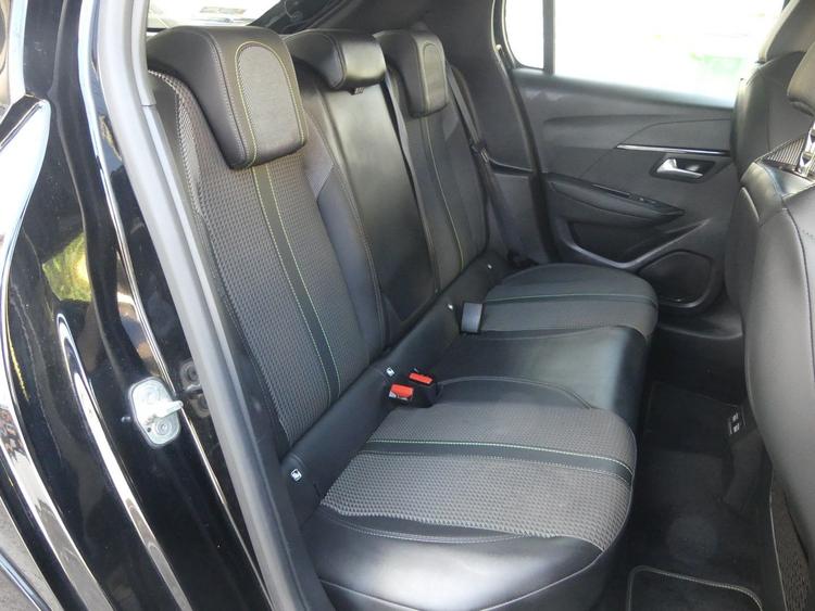 voiture occasion PEUGEOT 208 à la Réunion disponible sur noutlauto.re