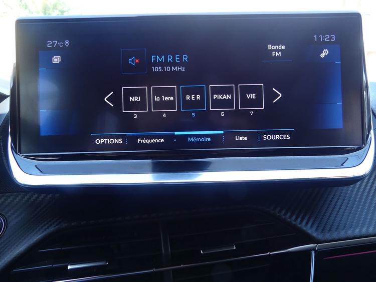 voiture occasion PEUGEOT 208 à la Réunion disponible sur noutlauto.re