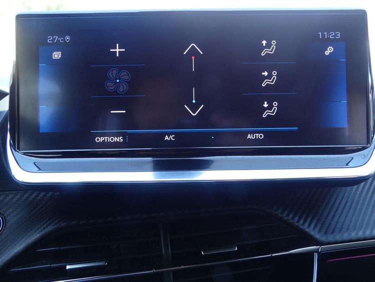 voiture occasion PEUGEOT 208 à la Réunion disponible sur noutlauto.re