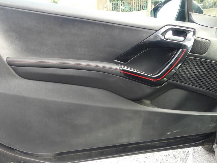 voiture occasion PEUGEOT 208 à la Réunion disponible sur noutlauto.re