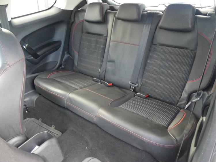 voiture occasion PEUGEOT 208 à la Réunion disponible sur noutlauto.re