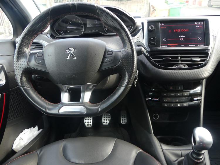 voiture occasion PEUGEOT 208 à la Réunion disponible sur noutlauto.re