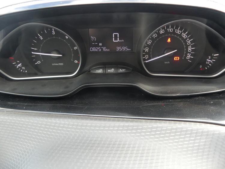 voiture occasion PEUGEOT 208 à la Réunion disponible sur noutlauto.re
