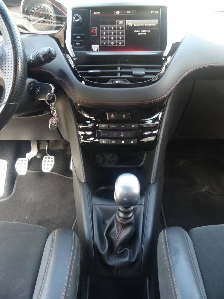 voiture occasion PEUGEOT 208 à la Réunion disponible sur noutlauto.re