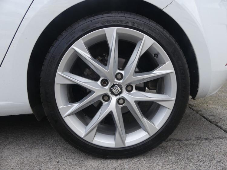 voiture occasion SEAT LEON à la Réunion disponible sur noutlauto.re