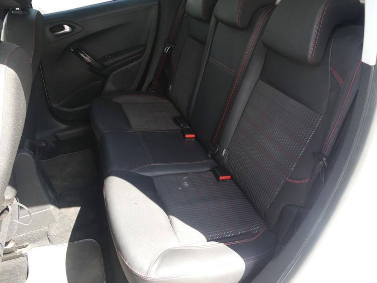 voiture occasion PEUGEOT 208 à la Réunion disponible sur noutlauto.re