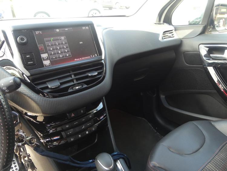 voiture occasion PEUGEOT 208 à la Réunion disponible sur noutlauto.re