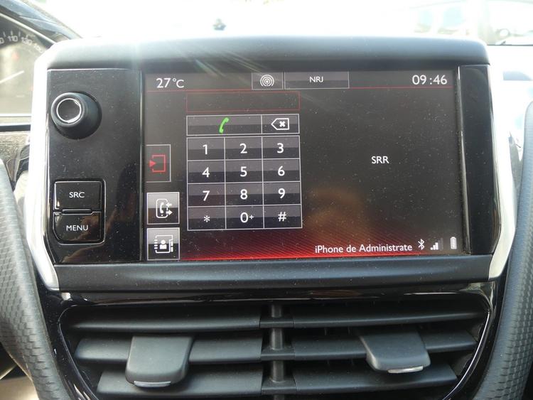 voiture occasion PEUGEOT 208 à la Réunion disponible sur noutlauto.re