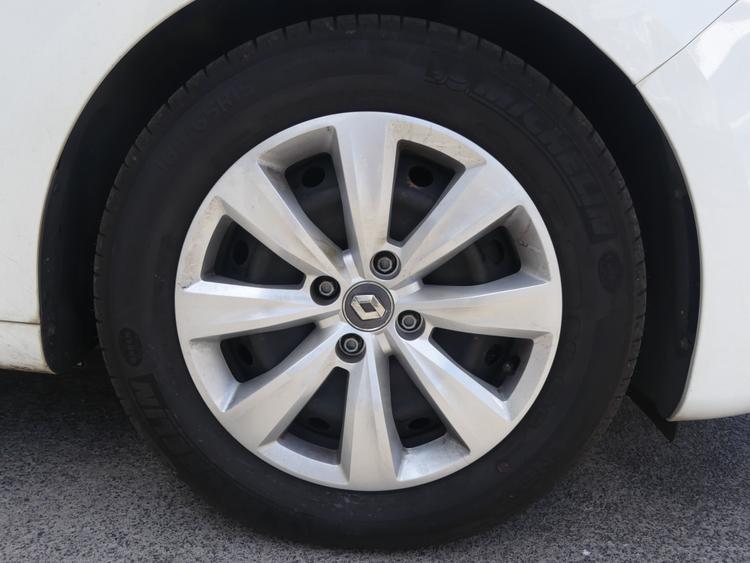 voiture occasion RENAULT CLIO à la Réunion disponible sur noutlauto.re